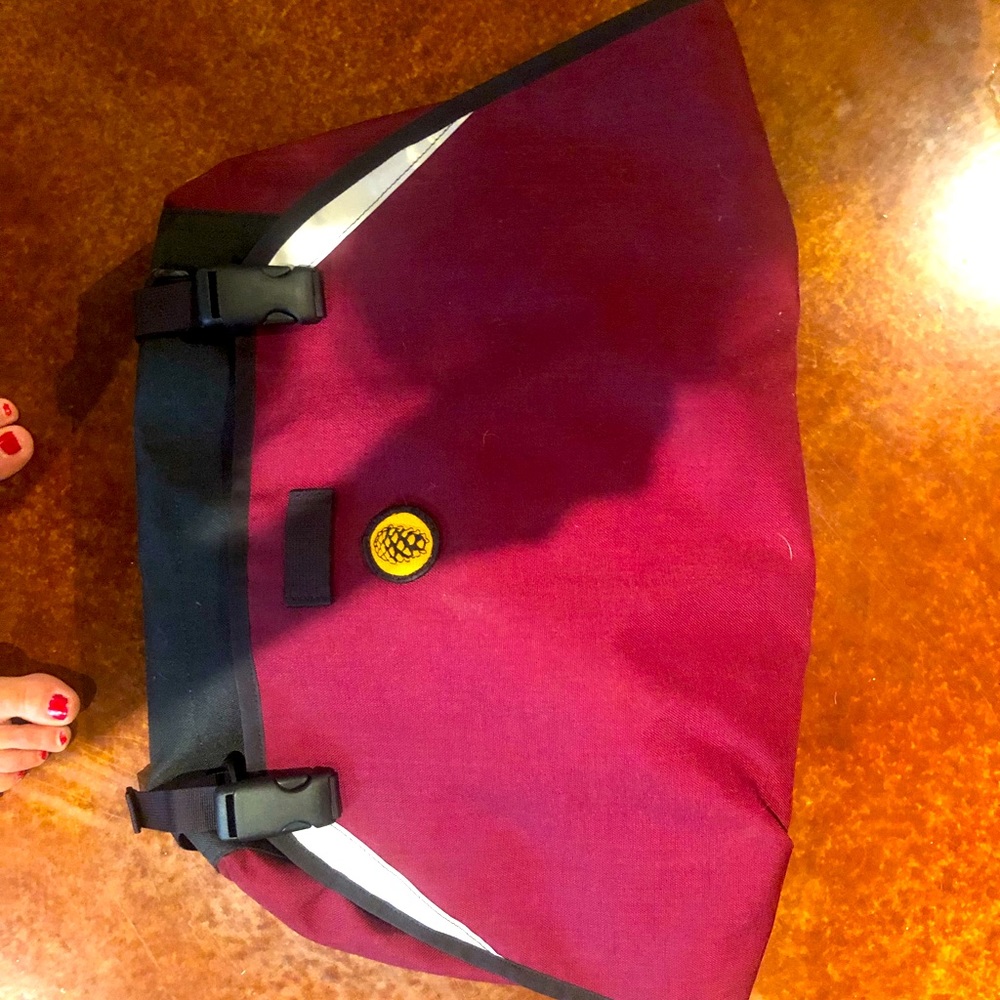 Cocotte made in Montreal messenger bag!